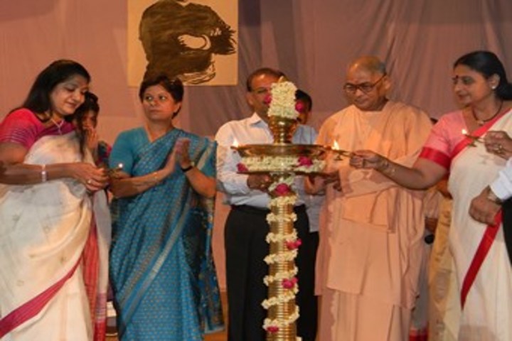 Urmi School-Event
