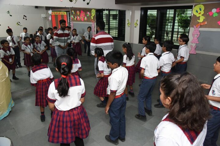 Vishvaniketan Shanti Asiatic School-Dance Activity