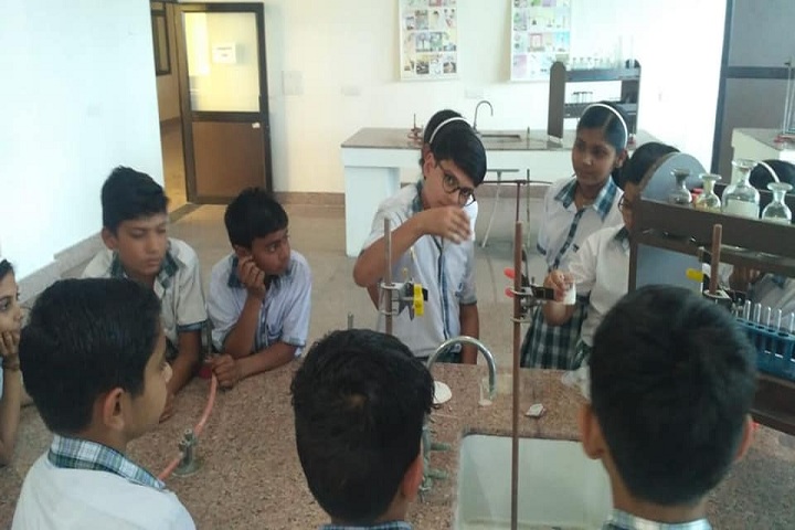 Aakash International School-Chemistry-Lab