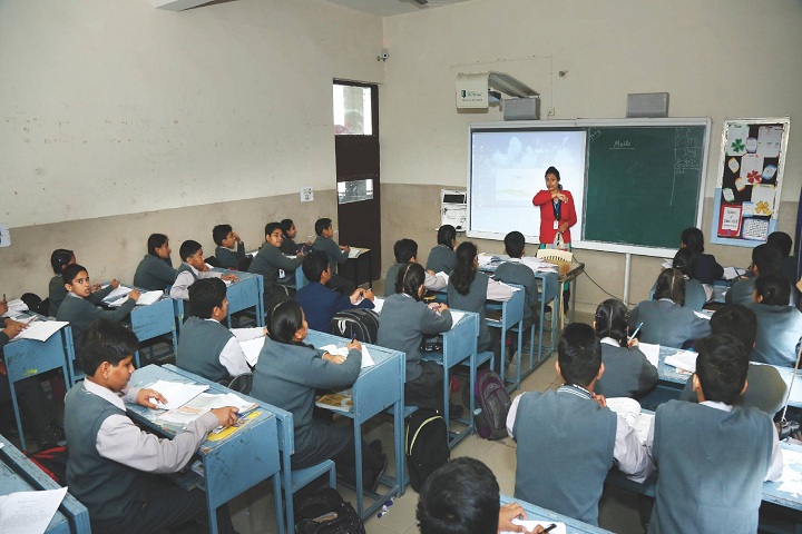 Amravati Vidyalaya-Smart Classrooms