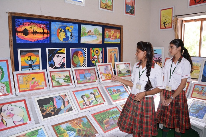 Arya Girls Public School-Creativity