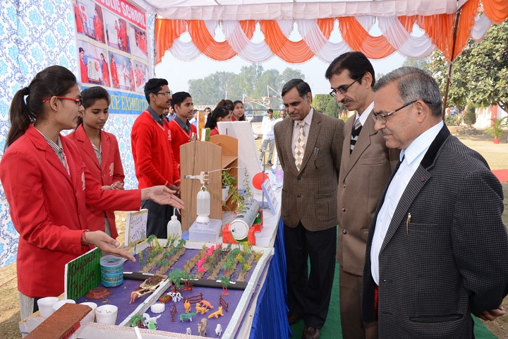 Arya Public School-Exhibition