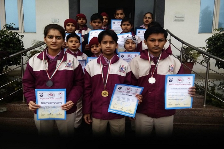 Aryan Global Public School-Awards