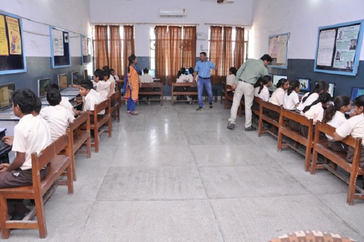 Cambridge School-Computer Lab