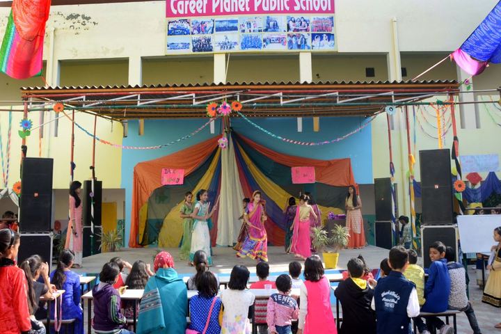 Career Planet Public School-Dance
