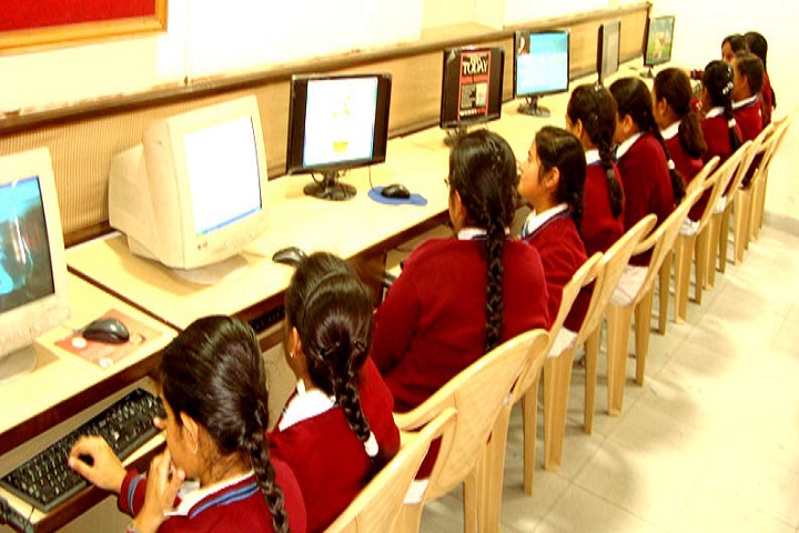 Chamanlal D A V Senior Public School-Computer-room