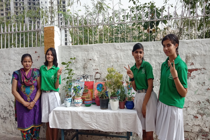 Colonels Public School-Earth Day