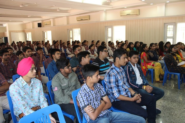 D A V English Medium Model Senior Secondary School-Workshop