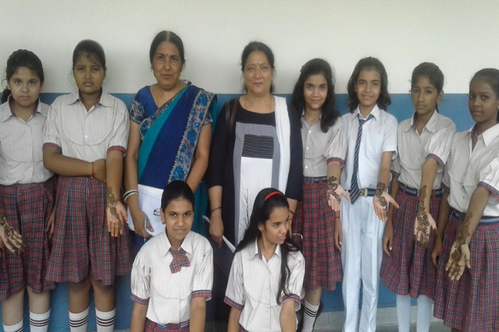 D A V Public School-Mehandi Competition