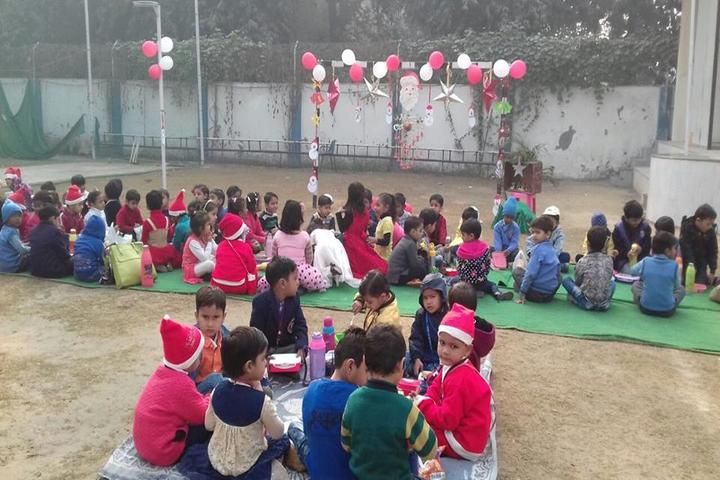 D C Model Senior Secondary School-Christmas Celebrations