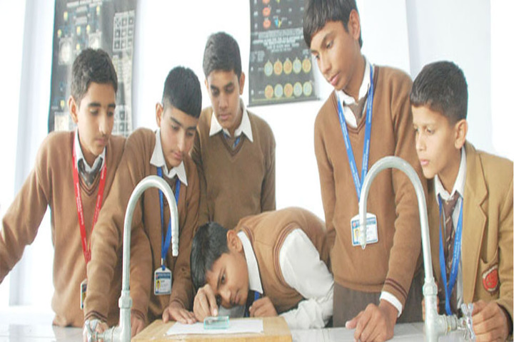 Daffodils Public School-Lab