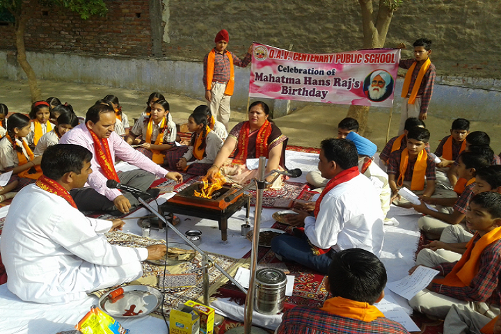 Dav Centenary Public School Sirsa-Pooja