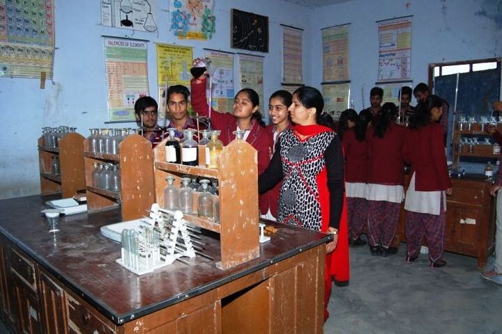 DAV Centenary Public School-Chemistry Lab