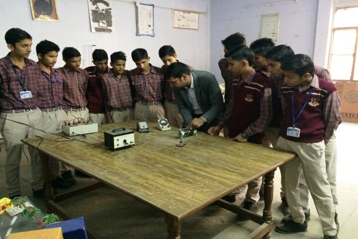 DAV Centenary Public School-Lab