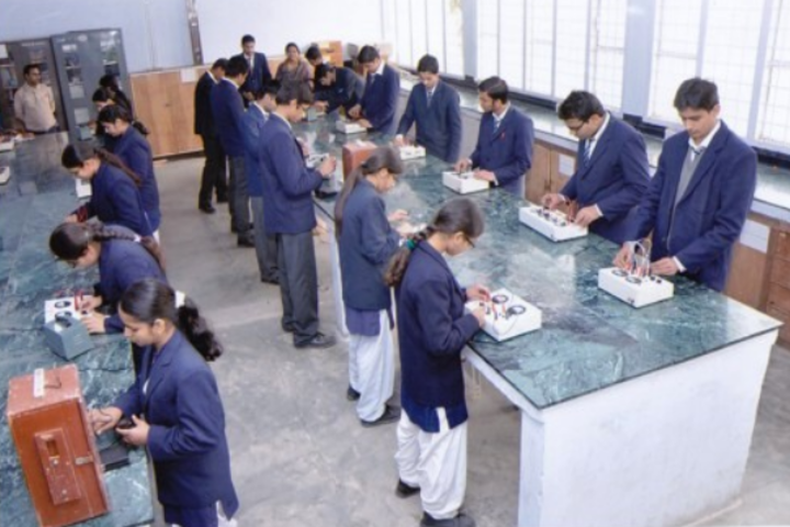 DAV Centenary Public School-Physics Lab