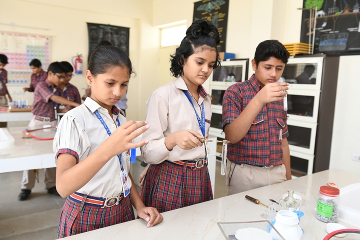 Dav Police Public School-Chemistry Lab