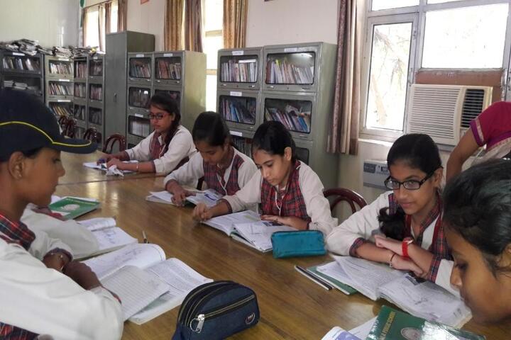 Dav Public School-Reading Room