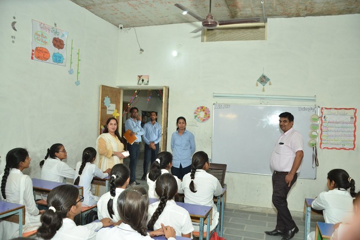 Dayanand Senior Secondary School-Class Room