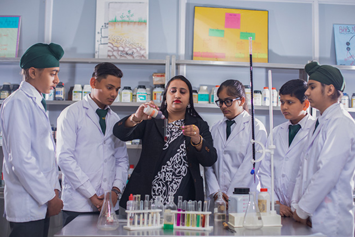 Delhi Public School-Chemistry Lab