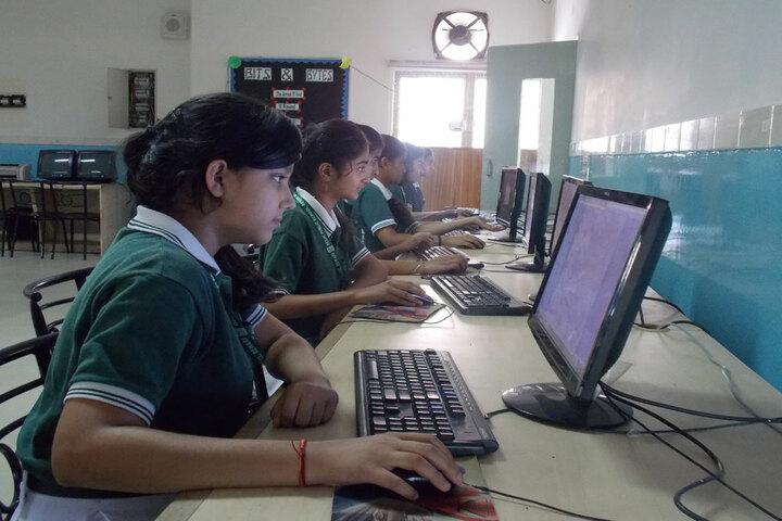 Delhi Public School - Computer Lab