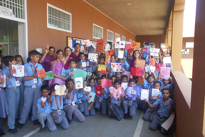 DSM Public School-Art and Crafts