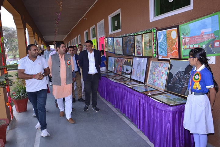 DSM Public School-Art gallery