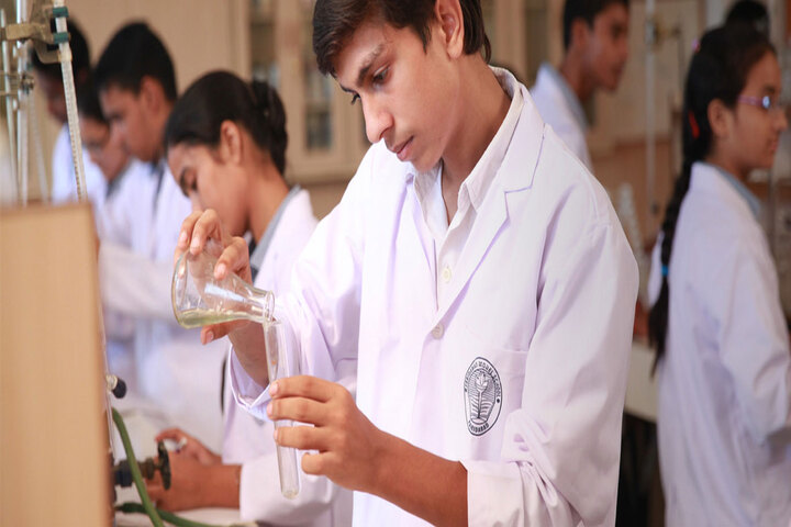 Faridabad Model School-Chemistry Lab