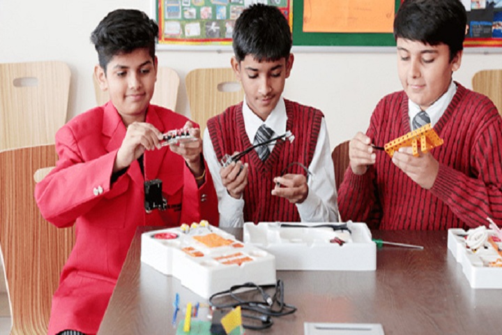 GD Goenka Public School-Laboratory