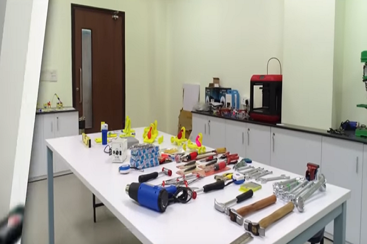 Gems Modern Academy-Laboratory
