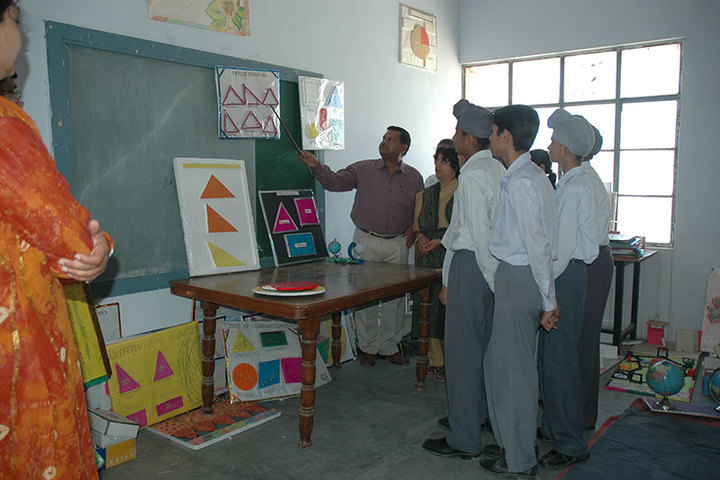 Guru Teg Bahadur Public School-Maths Lab
