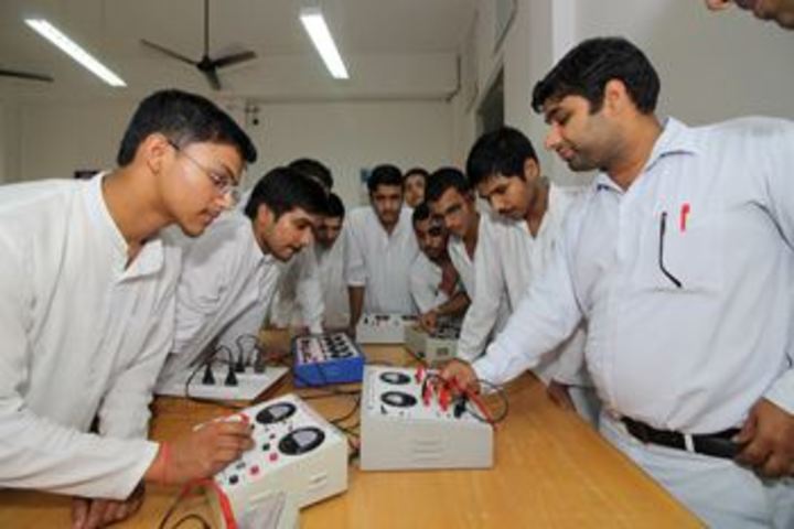 Gurukul-Physics Lab