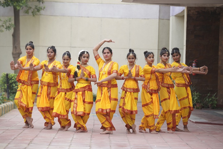 Gurukulam The School-Dance