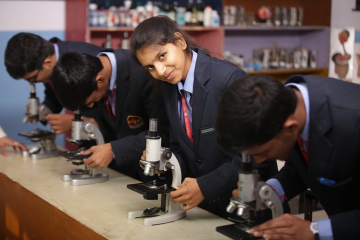 Gurukulam The School-Physics Lab