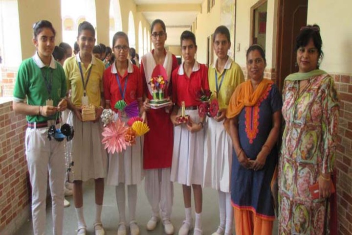 H D Public School-Art and Craft