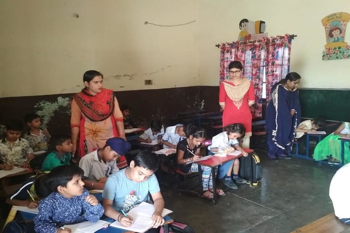 H C Memorial Public School-Classrooms