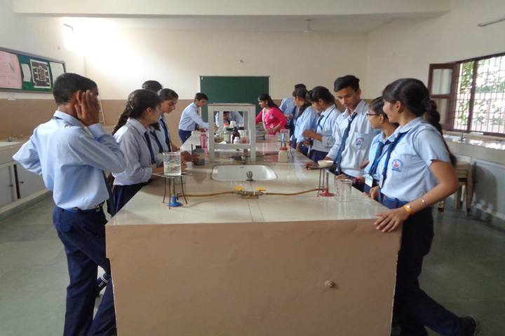 Hari Singh Public School-Chemistry Lab