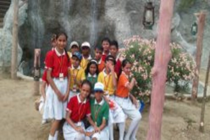 Hindu Senior Secondary School-Picnic