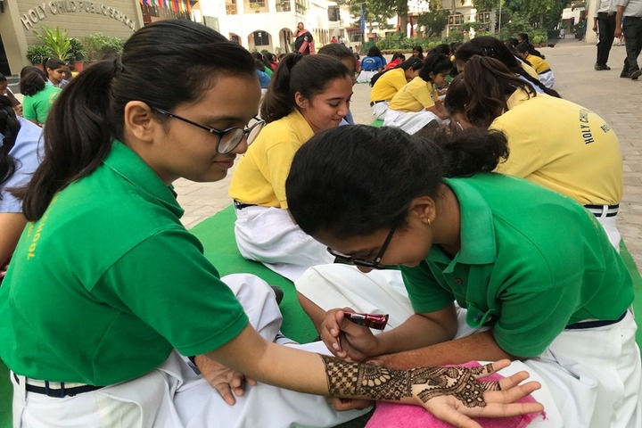 Holy Child Public School-Mehandi Compitition