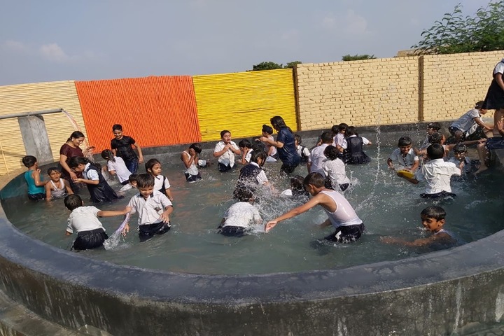 Holy Child Public School-Swimming Pool