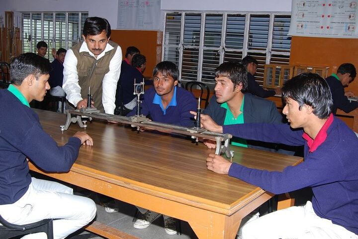 J P Jain Senior Secondry School-Laboratory