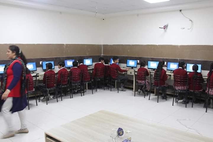 Karan Public School-Computer Lab
