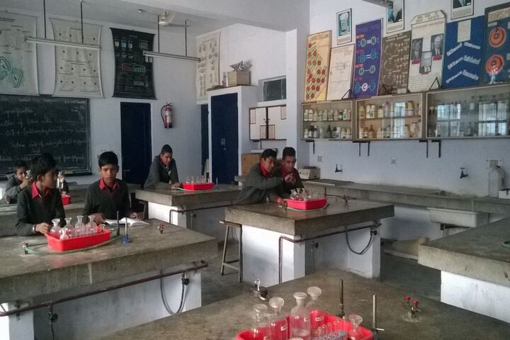 Kendriya Vidyalaya No 2-Chemistry Lab