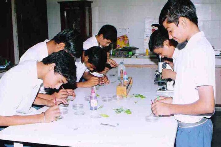 Mahadev Desai Public School-Biology Lab