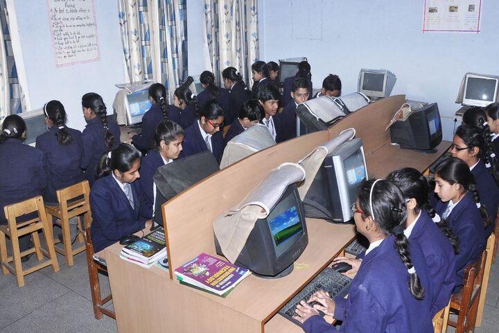 Mahadev Desai Public School-Computer Lab