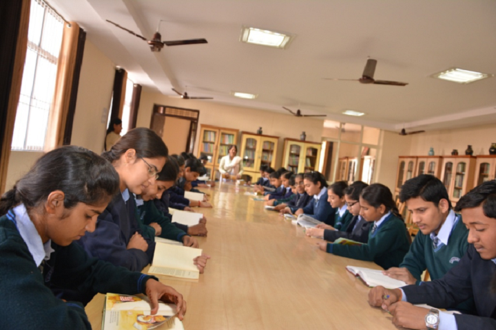 Manohar Lal Saraf Dav Public School-Library
