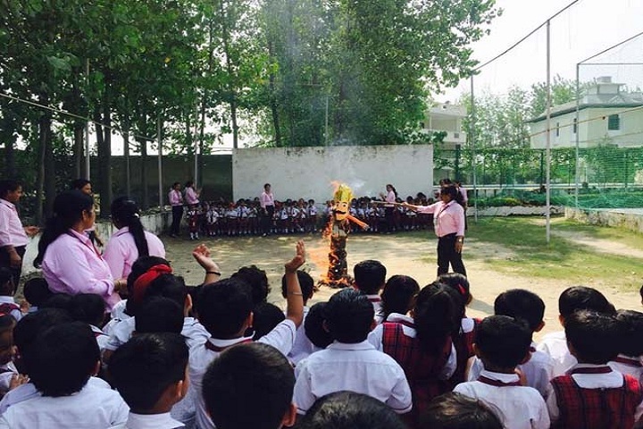 Montfort World School