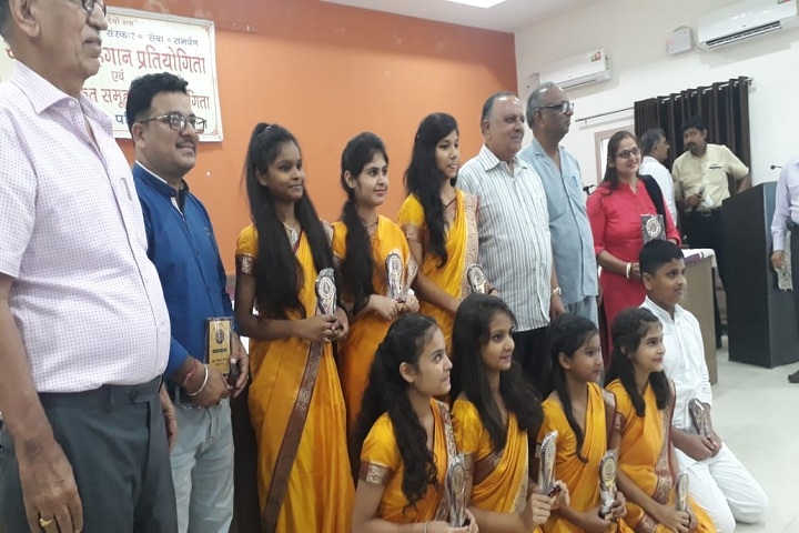 Moti Ram Arya Modern Public School-Prize Distribution