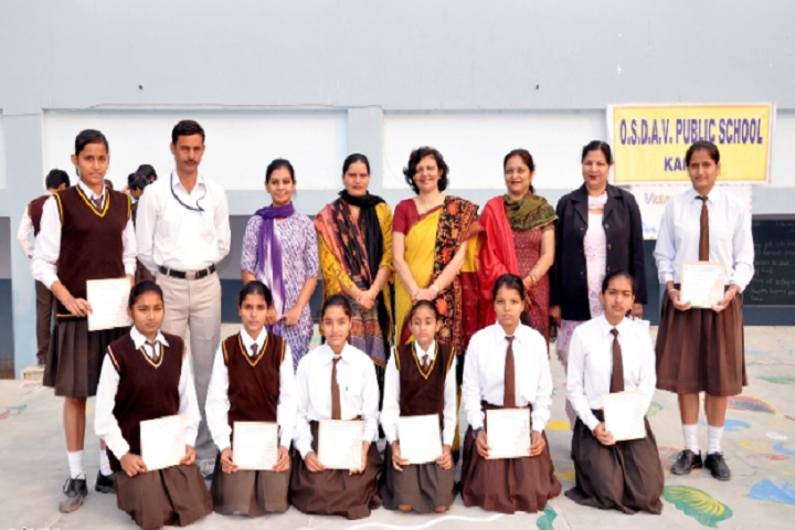 OS DAV Public School-Group Photo