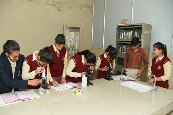 Pathfinder Global School-Biology Lab