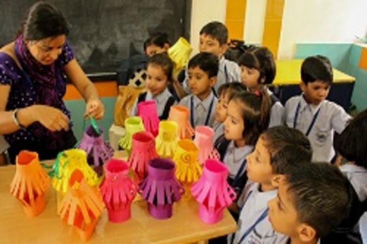 S D Adarsh Vidyalaya-Activity Room